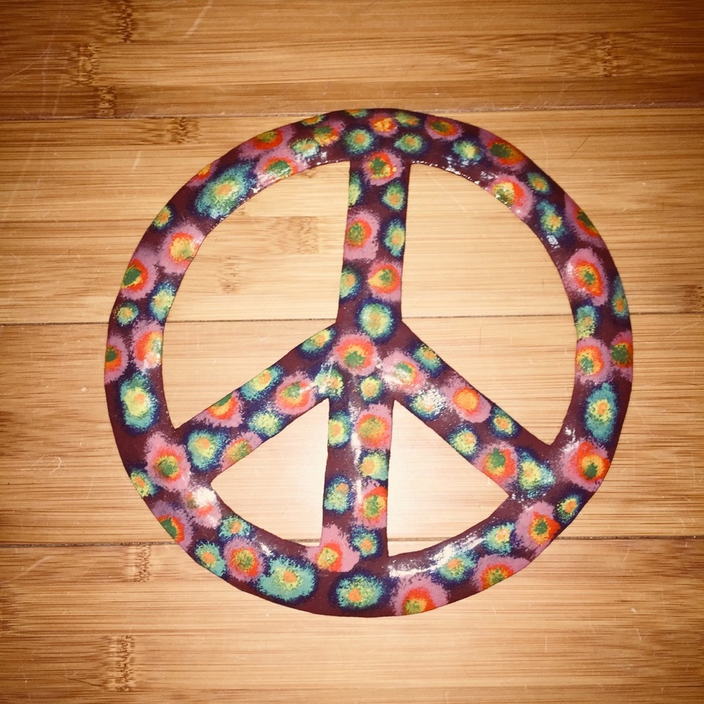 HANDPAINTED peace sign ✌🏻